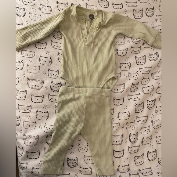 Matching set - Picture 1 of 3